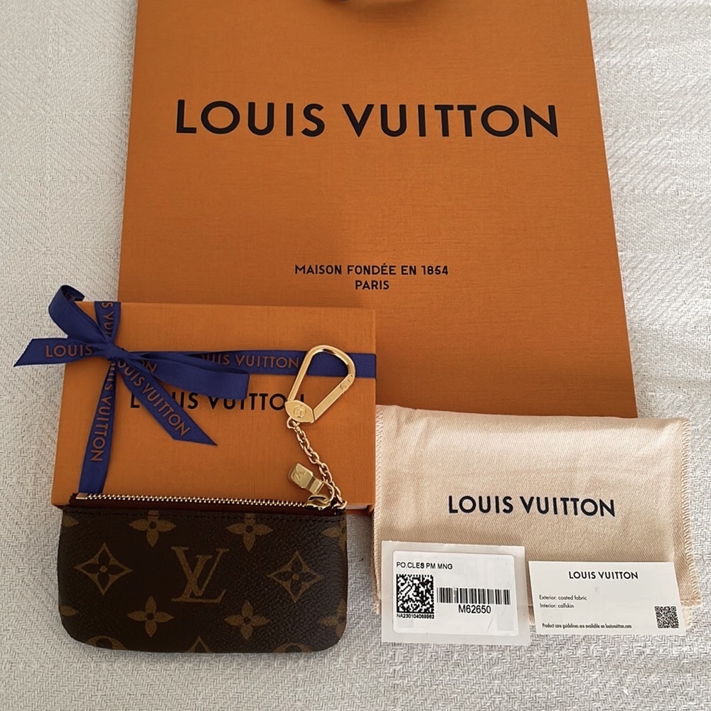 BNWT Louis Vuitton Key Pouch Monogram